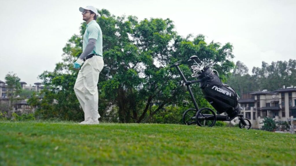 Golf effortlessly with Ai Smart Caddy that follows you